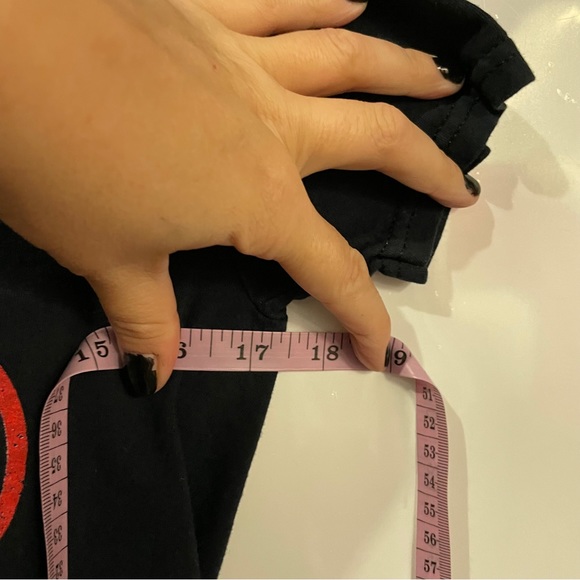 Black Lives Matter Unisex fruit of the loom size small short sleeve black tee - Picture 4 of 5